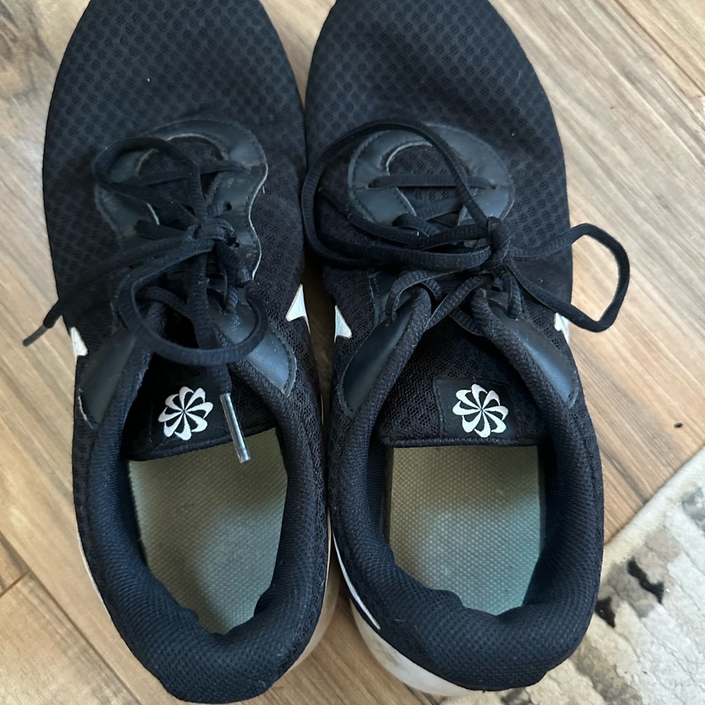 Nike Tanjun